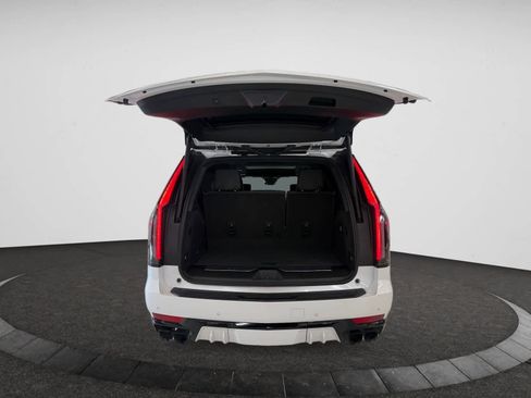 Used 2023 Cadillac Escalade V w/ LPO, ONYX Package image 8