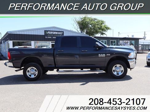 Used 2014 RAM 2500 Tradesman w/ Chrome Appearance Group AWD/4WD image 2