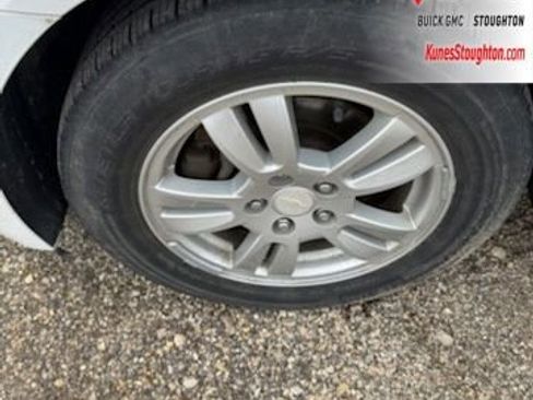 Used 2016 Chevrolet Sonic LT image 11