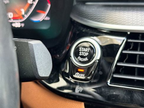 Used 2023 BMW M550i xDrive image 25