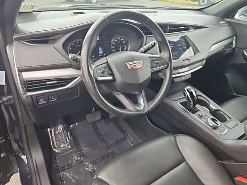 Used 2023 Cadillac XT4 Premium Luxury image 13