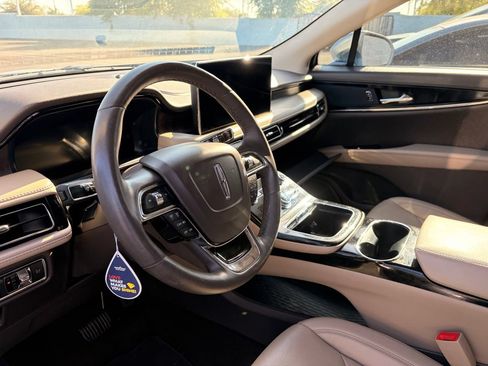 Used 2022 Lincoln Nautilus Reserve w/ Cargo Utility Package FWD image 8