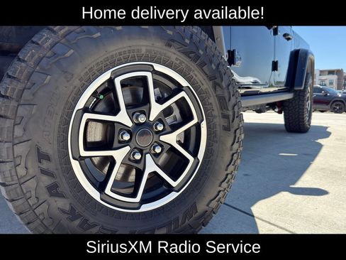 Used 2025 Jeep Gladiator Rubicon AWD/4WD image 11