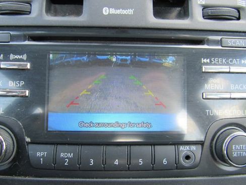 Used 2015 Nissan Leaf S w/ Charge Package image 9