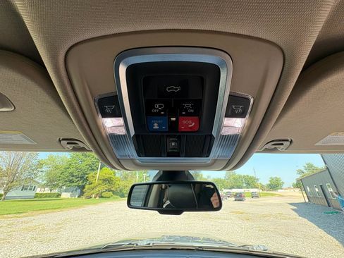 Used 2019 RAM 1500 Laramie AWD/4WD image 19
