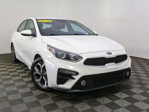 Used 2020 Kia Forte LXS FWD image 3