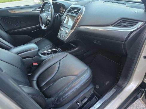 Used 2017 Lincoln MKC Premiere FWD image 21