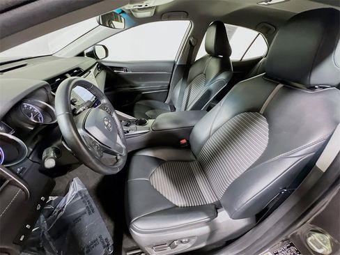 Certified 2020 Toyota Camry SE w/ Carpet Mat Package image 19