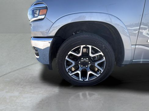 Used 2025 RAM 1500 Laramie AWD/4WD image 17