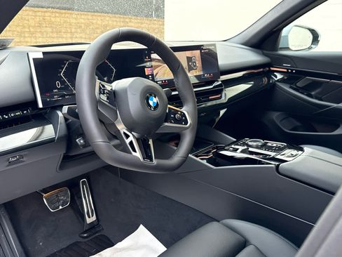 New 2026 BMW 530i xDrive w/ M Sport Package image 10