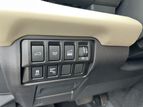 Used 2022 Subaru Ascent Limited w/ Technology Package AWD/4WD image 39