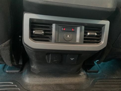 Certified 2024 Ford F250 Lariat w/ Black Appearance Package image 18