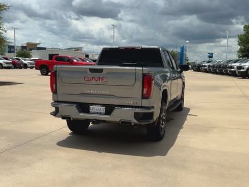 Used 2023 GMC Sierra 1500 AT4 w/ AT4 Premium Package AWD/4WD image 8
