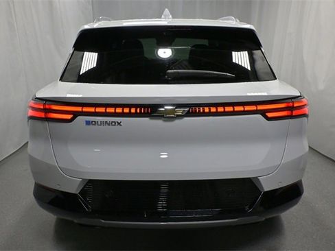 New 2026 Chevrolet Equinox EV LT image 4