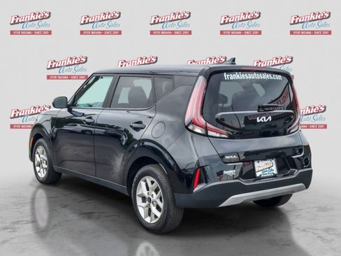 Used 2024 Kia Soul LX w/ Option Group 015 FWD image 3