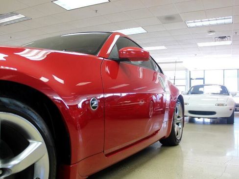 Used 2006 Nissan 350Z Base w/ (N93) Cargo Convenience Pkg image 22