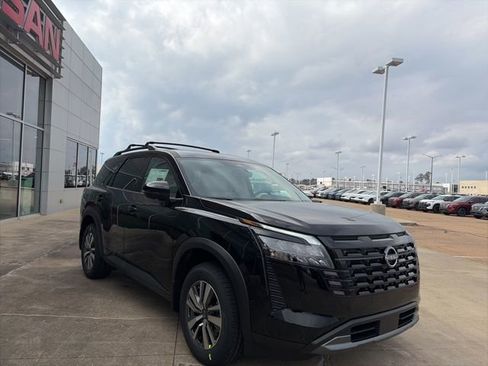 New 2026 Nissan Pathfinder SL image 5