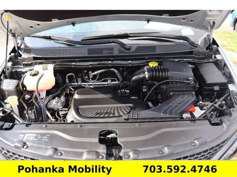 Used 2023 Chrysler Voyager LX FWD image 33