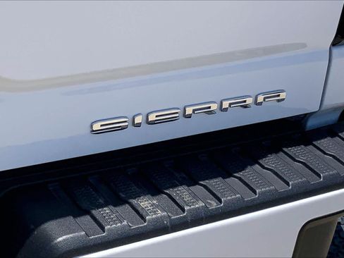 Used 2025 GMC Sierra 2500 Denali w/ Denali Reserve Package AWD/4WD image 10
