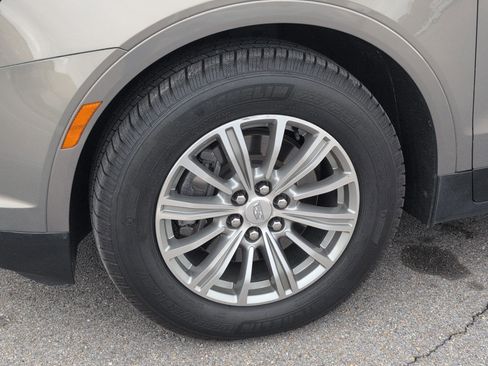 Used 2018 Cadillac XT5 Luxury w/ Driver Awareness Package image 12