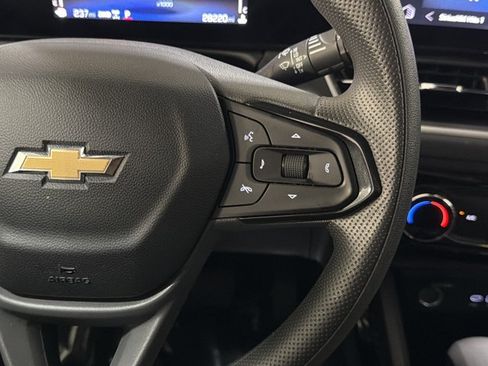 Used 2025 Chevrolet TrailBlazer LT AWD/4WD image 29