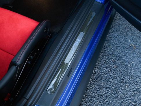 Used 2018 Porsche 911 GT2 RS image 25