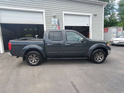 Used 2014 Nissan Frontier SL image 8