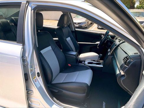 Used 2013 Toyota Camry SE FWD image 10