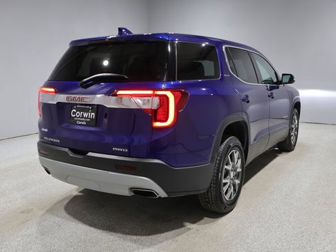 Used 2023 GMC Acadia SLE image 2