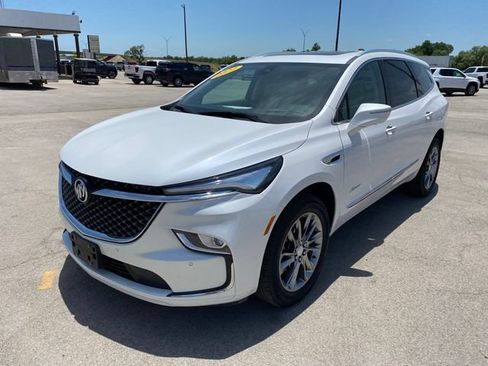 Used 2022 Buick Enclave Avenir FWD image 2