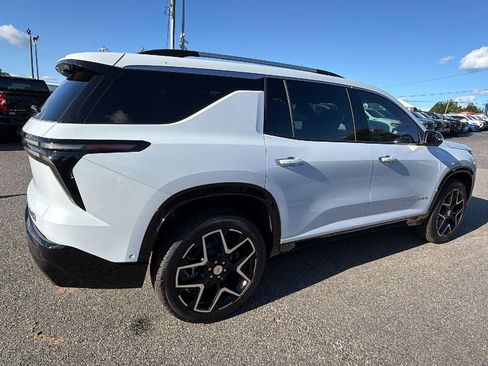 New 2026 Chevrolet Traverse High Country FWD image 10