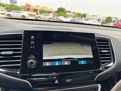 Used 2021 Honda Pilot Touring image 18
