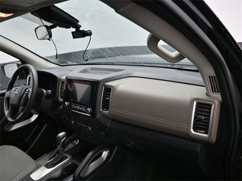Used 2022 Nissan Frontier SV w/ Technology Package image 8