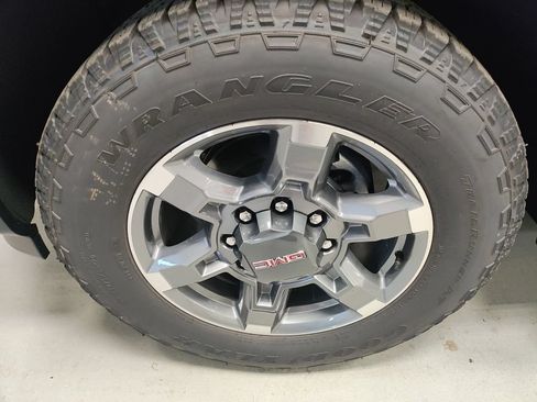 New 2026 GMC Sierra 2500 SLE w/ SLE Convenience Package AWD/4WD image 13