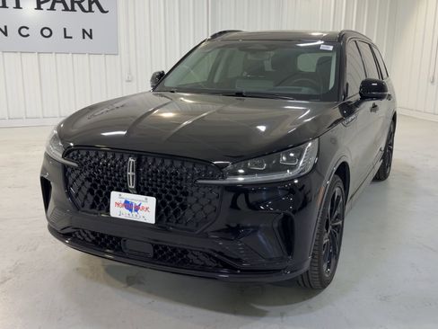 New 2025 Lincoln Aviator Reserve w/ Equipment Group 201A AWD/4WD image 4