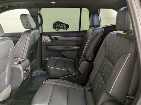 Certified 2025 Buick Enclave Avenir w/ Super Cruise Package AWD/4WD image 32