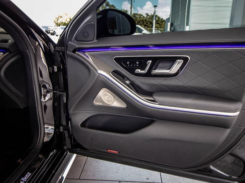 Used 2023 Mercedes-Benz S 580 4MATIC Sedan image 19
