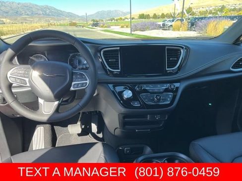 New 2026 Chrysler Pacifica Select FWD image 18