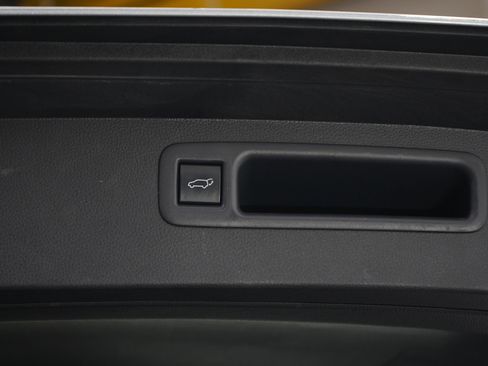 Used 2025 Toyota Highlander XSE AWD/4WD image 13