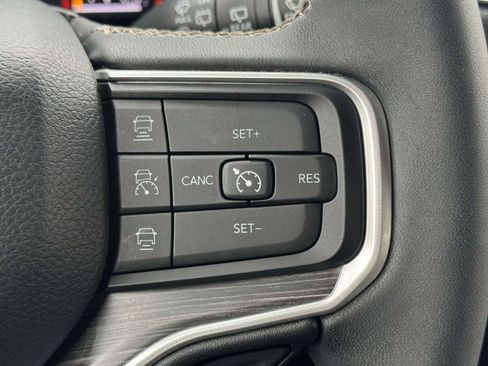 Used 2024 Jeep Wagoneer Series II w/ Flexible Seating Group image 20