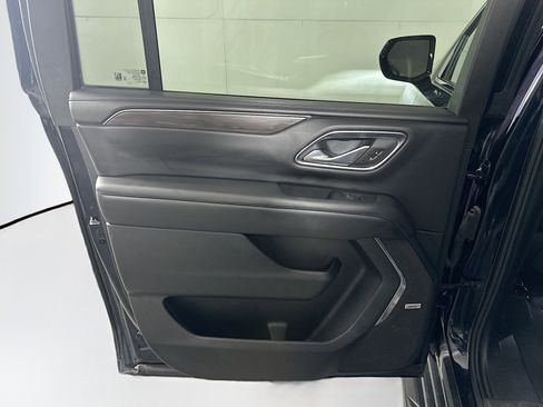 Used 2024 Chevrolet Suburban LT image 25