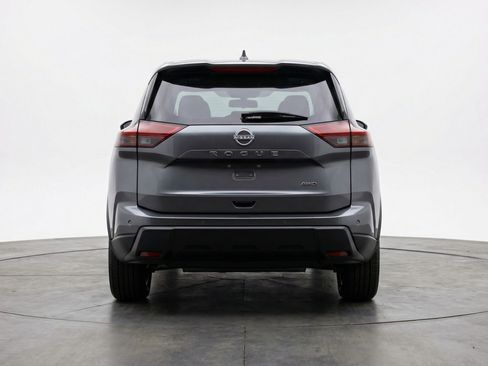 Used 2025 Nissan Rogue SV FWD image 7