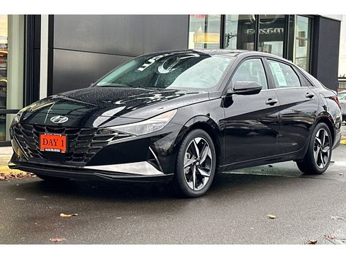 Used 2023 Hyundai Elantra Limited image 10