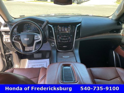 Used 2019 Cadillac Escalade Premium Luxury RWD image 48
