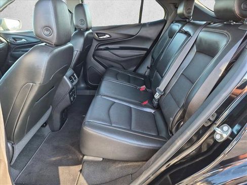 Used 2018 Chevrolet Equinox Premier FWD image 16