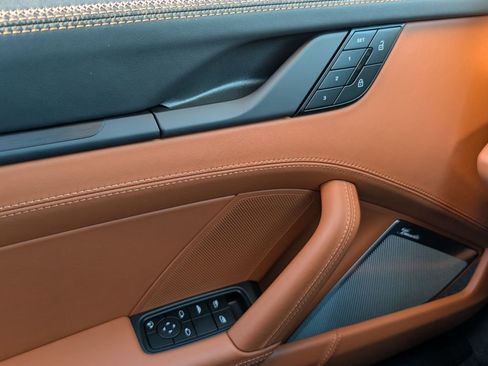 Used 2025 Porsche 911 Carrera 4 GTS image 20