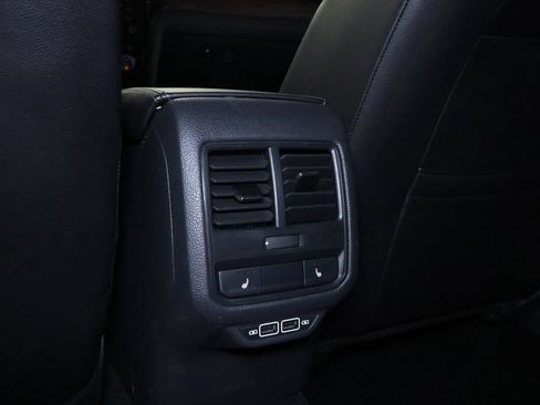 Used 2022 Volkswagen Passat 2.0T FWD image 18