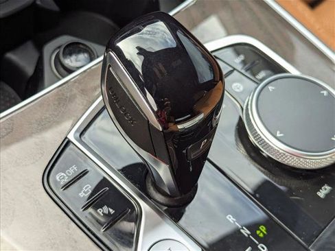 Used 2023 BMW X5 sDrive40i w/ M Sport Package image 12