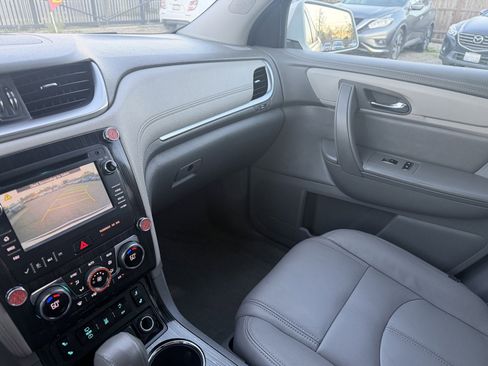 Used 2017 Chevrolet Traverse LT image 15