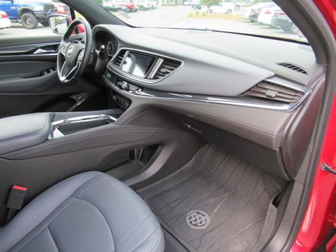Used 2023 Buick Enclave Essence w/ Experience Buick Package FWD image 11